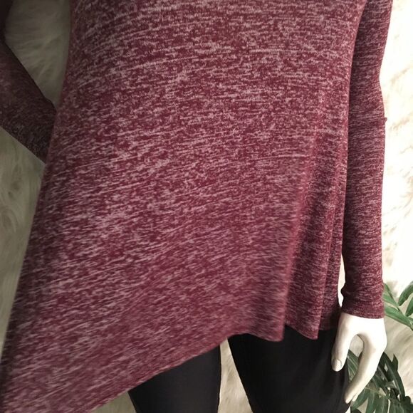 Hollister Comfy Flare out Tee - Picture 2 of 4